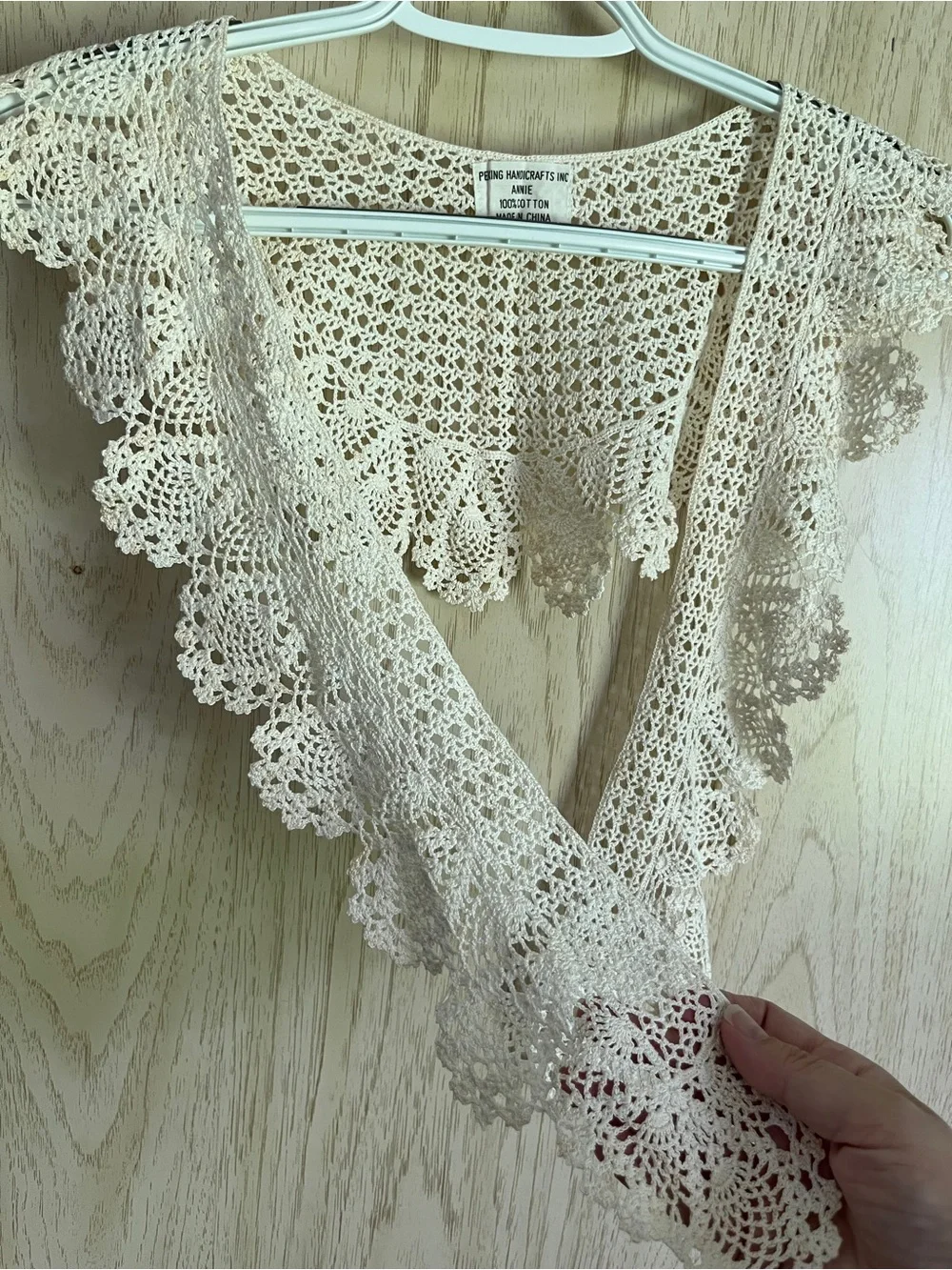 Hand-Crocheted Peking Handicraft Annie Scalloped Lace Collar
